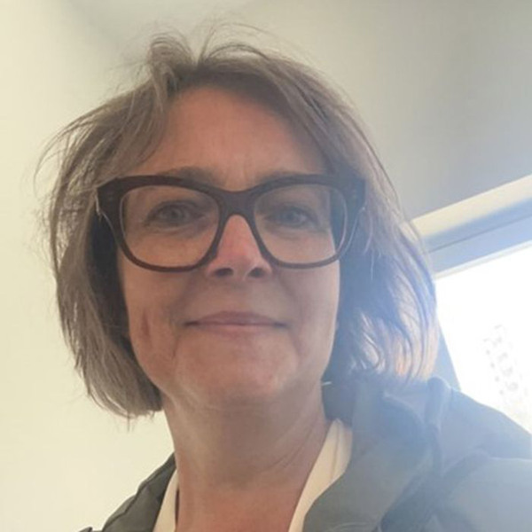 Maria Östlund Skagerud är kursledare på Folkuniversitetet i Trollhättan
