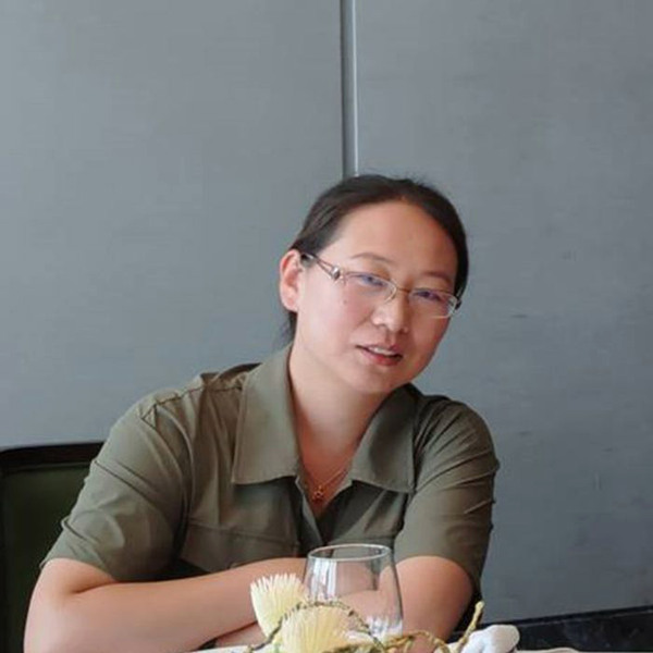 Yingyu Wang är kursledare på Folkuniversitetet i Göteborg