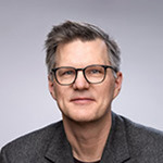 Klas Grinell är ledamot i styrelsen för Folkuniversitetet, Kursverksamheten vid Göteborgs universitet