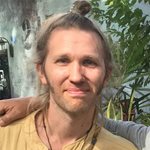 Kristoffer Aronsson är kursledare på Folkuniversitetet.