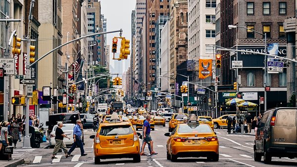 läs engelska i new york på språkkurs med internationella skolorna