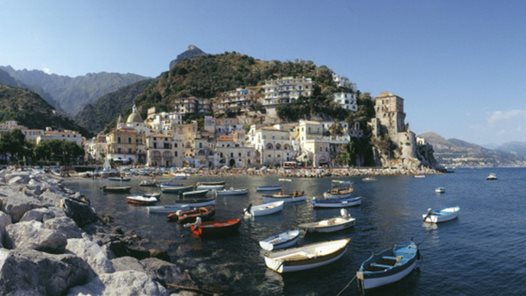 läs mer om boende och resa i salerno