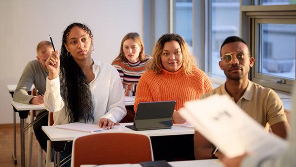 lär dig svenska på sfi Folkuniversitetet i Nybro