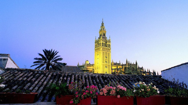 Giralda Spanien, kurser och utbildningar Folkuniversitetet Internationella Skolorna