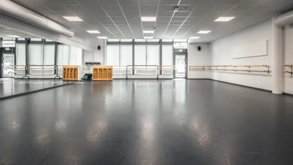 Dansstudio i Folkuniversitetets lokaler p&aring; Lindholmen, G&ouml;teborg.