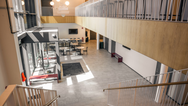 Interiör från Folkuniversitetets lokaler på Lindholmen, Göteborg.