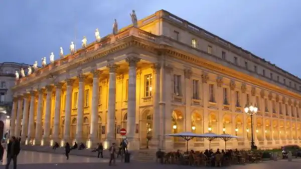 Standardkurs franska i Bordeaux 