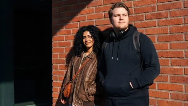 En grupp tandsköterskor tar en selfie.