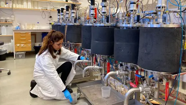 Asoor studerar L&auml;ke- och livsmedelstekniker p&aring; Folkuniversitetet i Uppsala