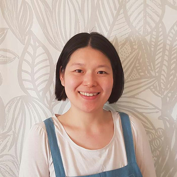 Lulu Guo är kursledare på Folkuniversitetet i Trollhättan