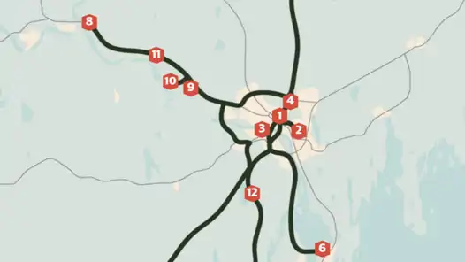En karta över en stad med röda siffror på.