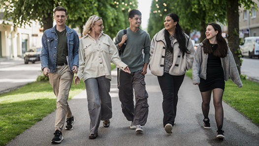 Omslaget till Folkuniversitetet gymnasiums programkatalog
