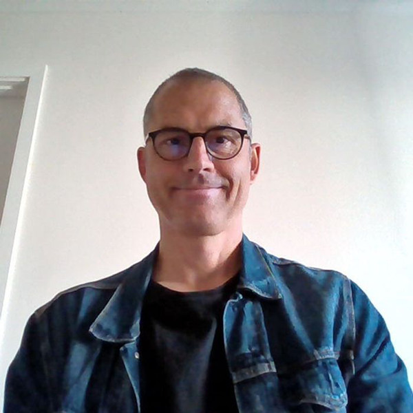 Robin Svanvik är lärare på Folkuniversitetet i Göteborg.