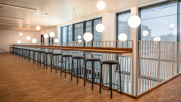 Sittgrupp p&aring; andra v&aring;ningen i Karlastaden. 