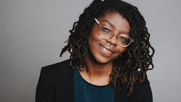 Pressbild på Kayo Mpoyi.