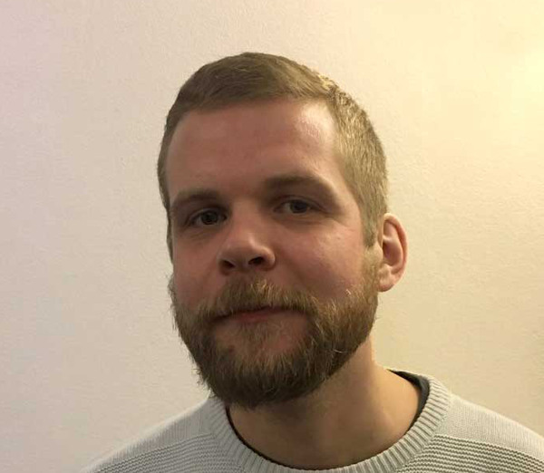 Patrik Ekström är handledare på Folkuniversitetet