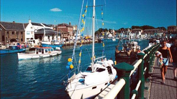 hitta språkresor för vuxna till weymouth och läs engelska på plats