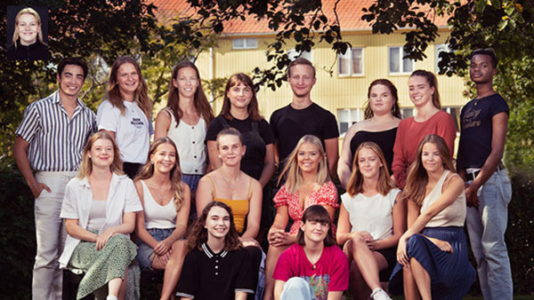 Klassfoto från Dansutbildningen årskurs 1 på Balettakademien i Göteborg