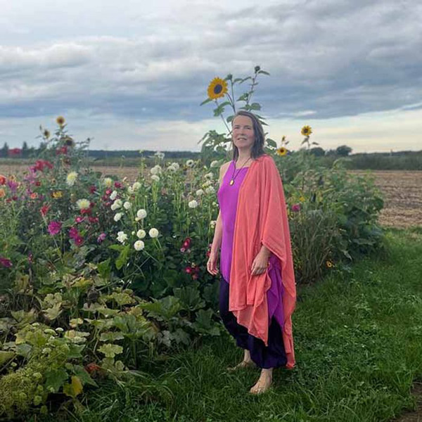 Olivia Florian är kursledare på Folkuniversitetet i Göteborg