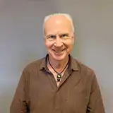 Torbjörn Asplunder är lärare i svenska på Folkuniversitetet i Göteborg