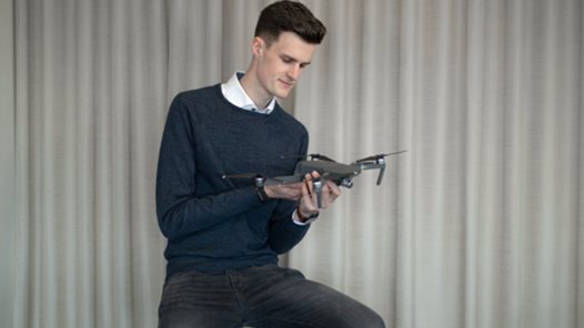 Arvid Axelsson med drönare
