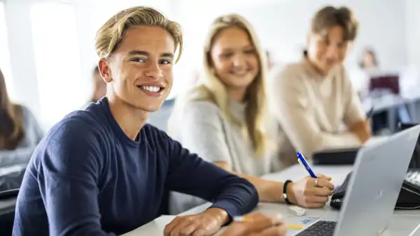 Elever i klassrum på JHG