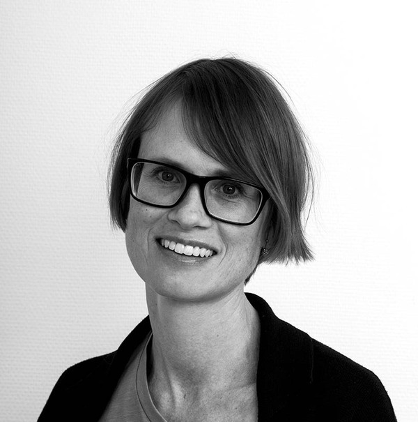 Erika Pettersson är Lärare i  Svenska, Engelska och Medier, Samhälle och Kommunikation på Folkuniversitetets gymnasium i Trollhättan.