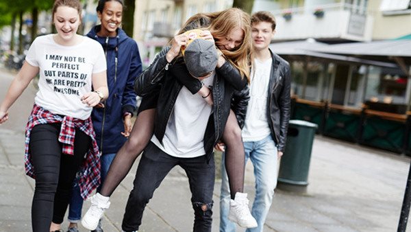 Elever från Folkuniversitetets gymnasium på Kungsgatan i Trollhättan