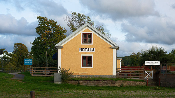 Ett gult hus i Motala