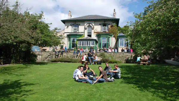 Sommarkurs för ungdomar 11-17 år i York 