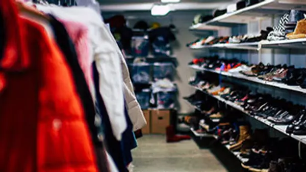 En bild p&aring; skolans lokaler och rekvisita. 