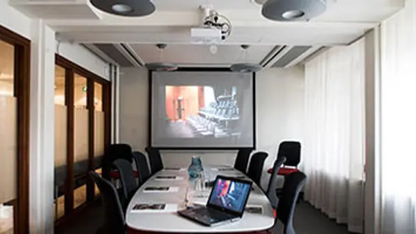 En bild p&aring; skolans lokaler och konferensrum. 