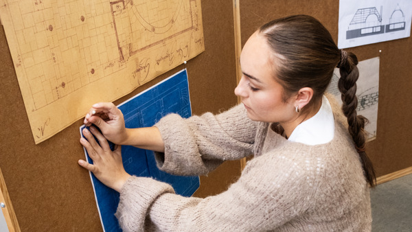 Myndigheten för yrkeshögskolans generaldirektör Magnus Wallerå samt myndighetens konstnärliga råd besökte Konst och Kulturakademien och BA i Kräftriket.