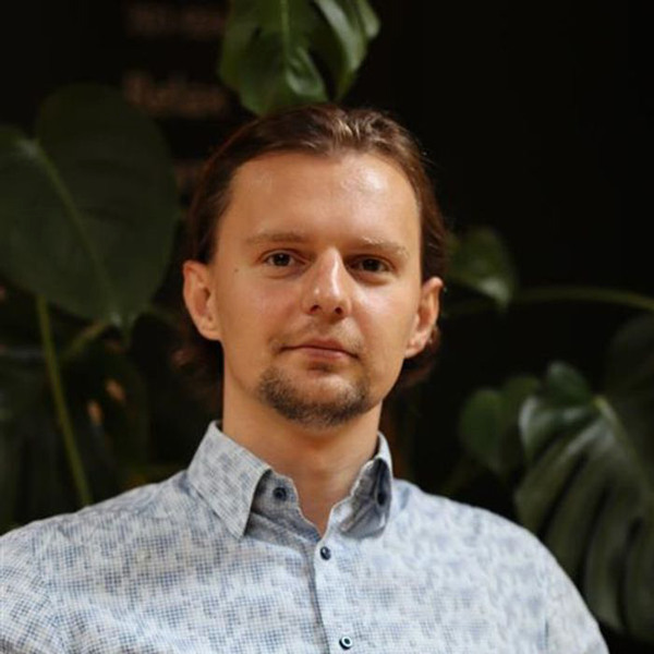 Gabriel Gustynski är kursledare på Folkuniversitetet i Göteborg