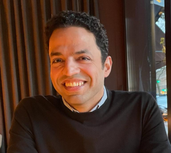 Omar Mokhles Ibrahim Abdelhalim undervisar i arabiska på Folkuniversitetet