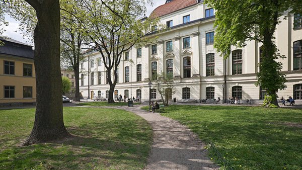 Folkuniversitetet sett från Spökparken