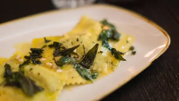 italiensk pasta. kombinera italienska språkstudier med matlagning.