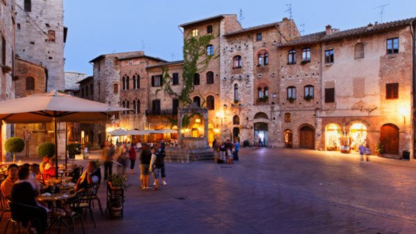 Piazza della Cisterna, San Gimignano