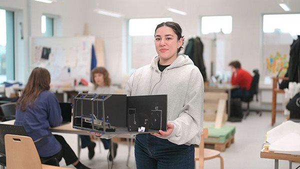 Elev på KV Konstskola i Göteborg