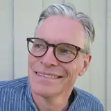 Jesper Jenemark är kursledare på Folkuniversitetet i Göteborg