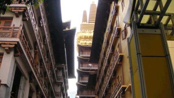 läs mer om boende och resa i shanghai