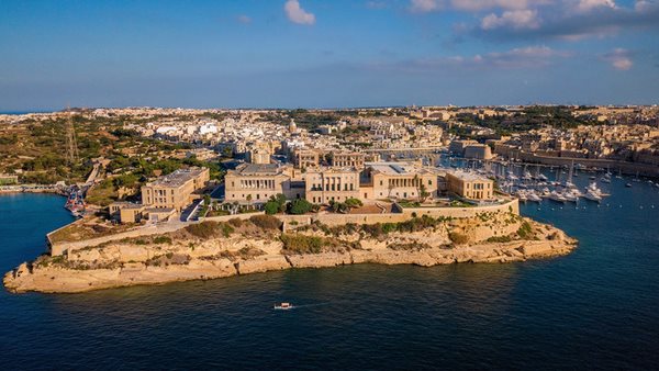 hitta språkresor för vuxna till malta och läs engelska på plats