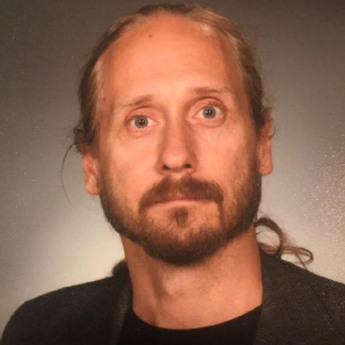 Joni, kursledare Folkuniversitetet