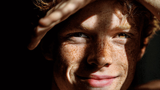 Ett klassfoto på personer som läser yrkeshögskoleutbildning till bland annat Fastighetsförvaltare, VVS-ingenjör, VA-projektör och Internationell handelslogistiker vid Folkuniversitetet i Umeå