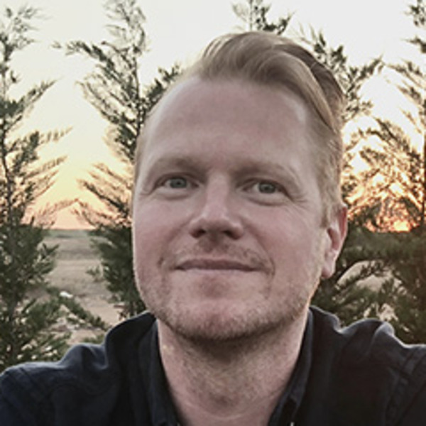 Markus Lindgren undervisar i copywriting på Folkuniversitetet