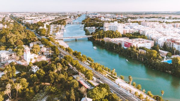 läs spanska i sevilla på språkkurs med internationella skolorna