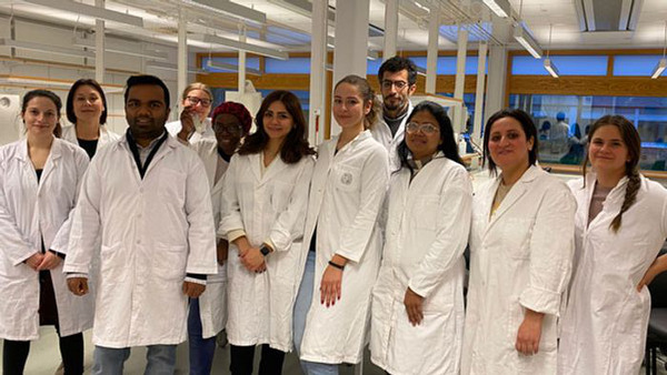 Läke- och livsmedelstekniker i labbet, Folkuniversitetet Uppsala