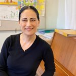 kvinna vid piano